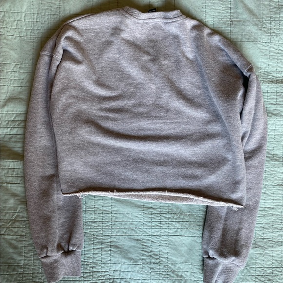 Cropped Sweatshirt - Picture 3 of 4